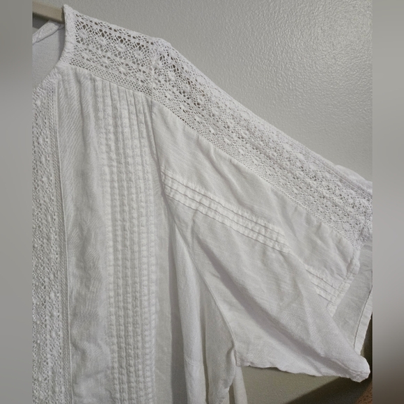 Old Navy White Lace-Front XXL Blouse - Picture 5 of 6
